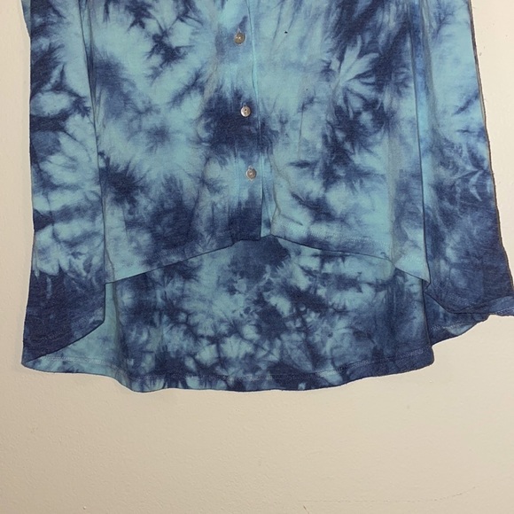 Large Mudd Dark and Light Blue Tie Dyed Button-down Tank Top - Picture 5 of 5